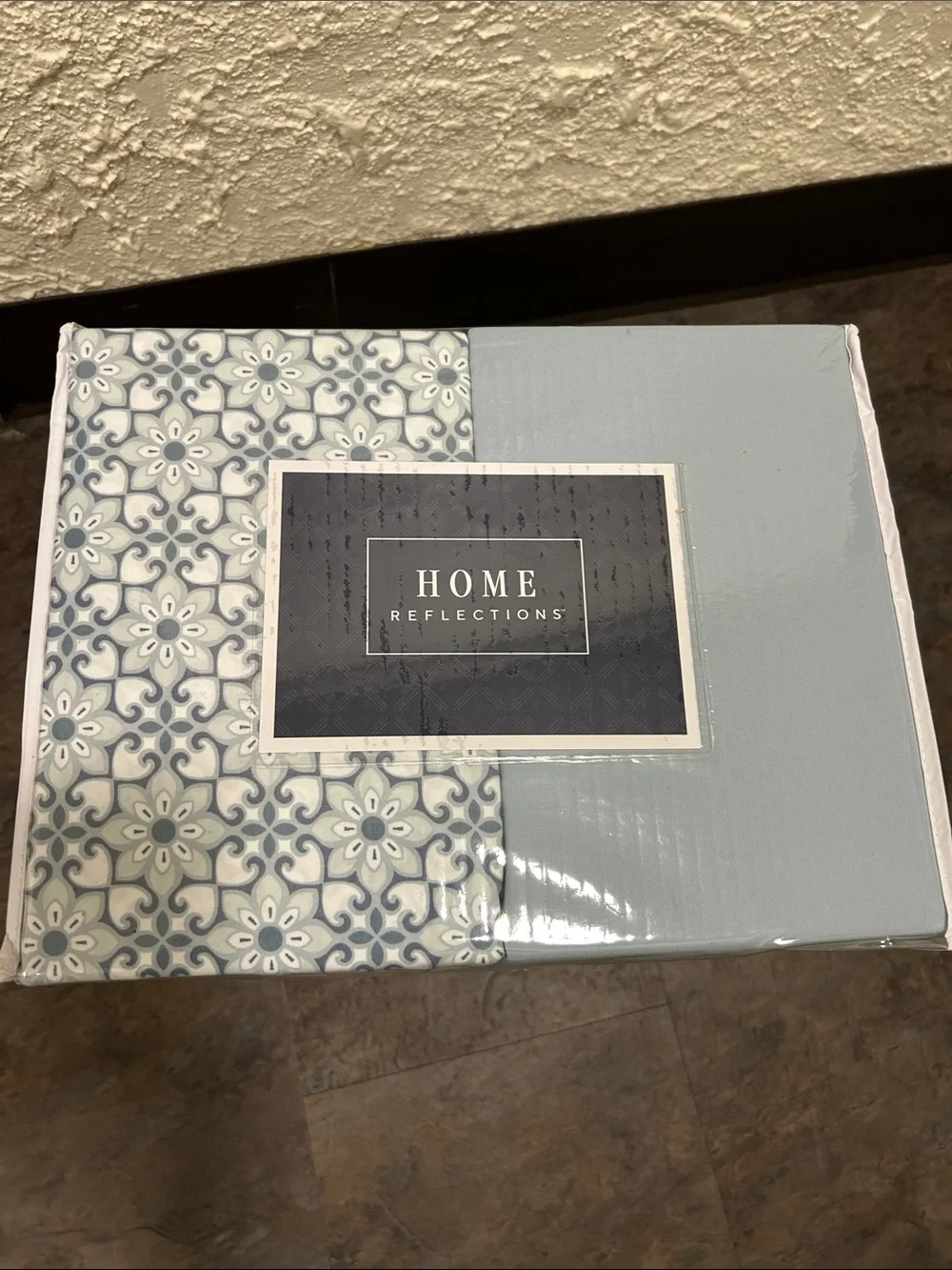 Home Reflections DOUBLE KING SIZE SHEET SET Light Blue & White Pattern + Blue